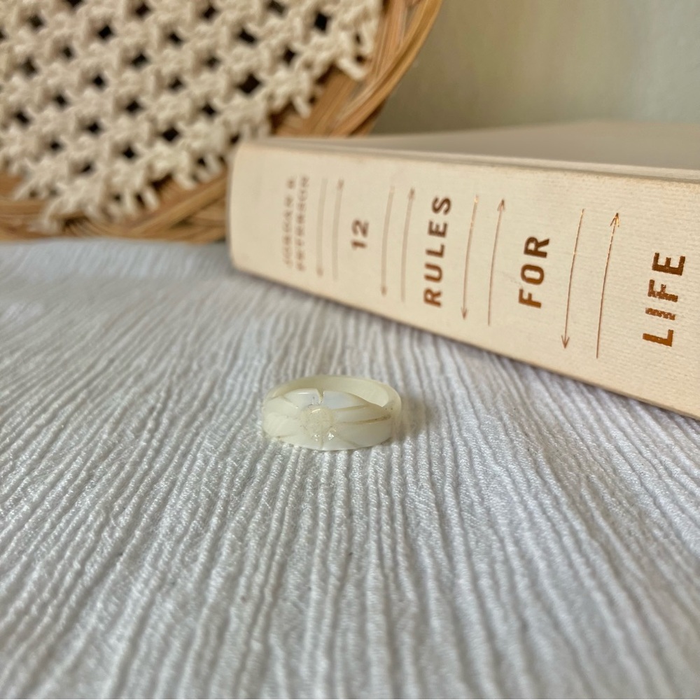 White Carved Mother of Pearl Ring Band “Gaia” Taiwan Chunky Earthy Eclectic Neut - Picture 7 of 13